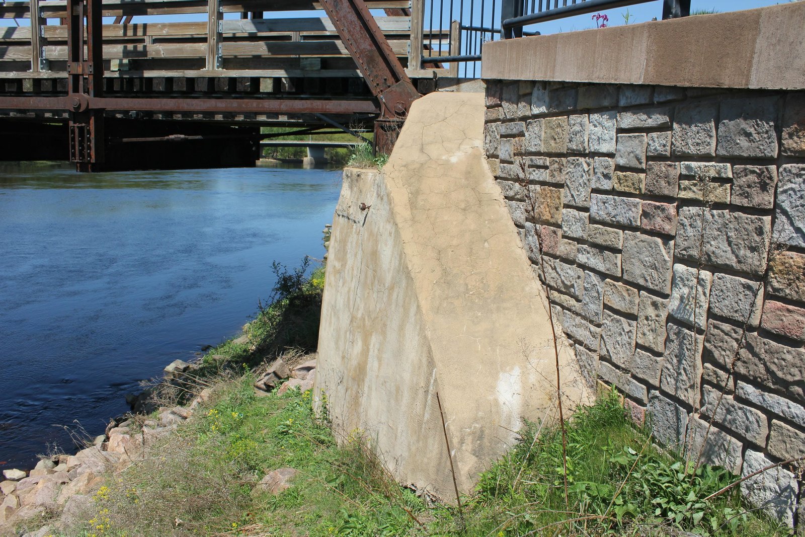 East abutment